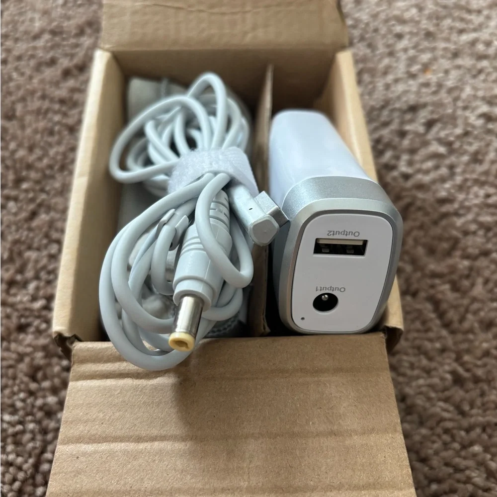Power Adapter for MacBook Pro - Silver